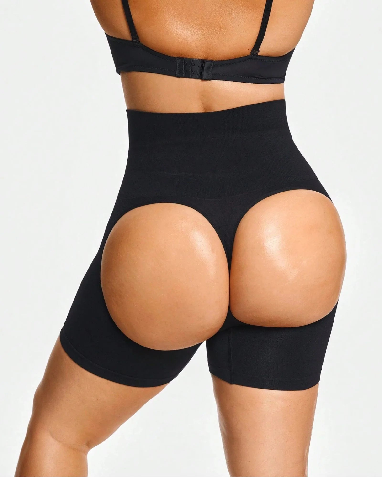 Short Gainant Fesses Ouvertes